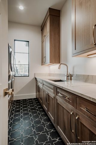 3466 Levi Sloan Road, Victoria, TX 77904