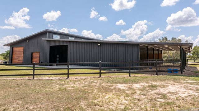 3466 Levi Sloan Road, Victoria, TX 77904
