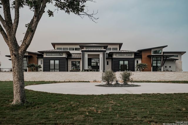 3466 Levi Sloan Road, Victoria, TX 77904