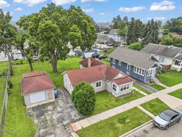 523 Batavia Avenue, Aurora, IL 60506