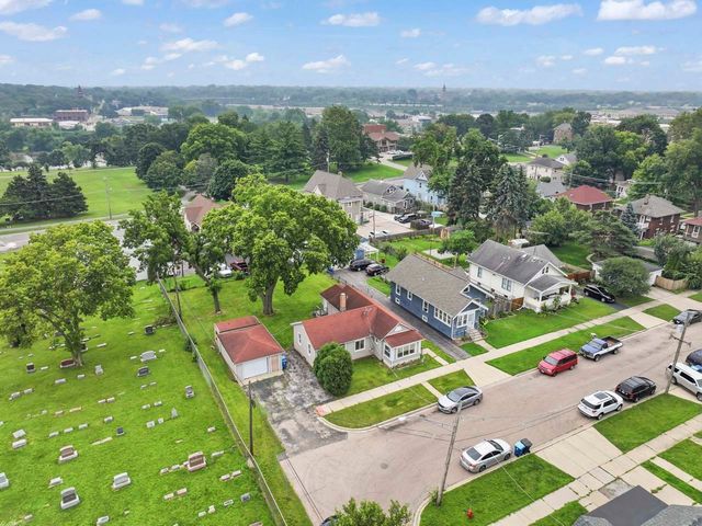 523 Batavia Avenue, Aurora, IL 60506