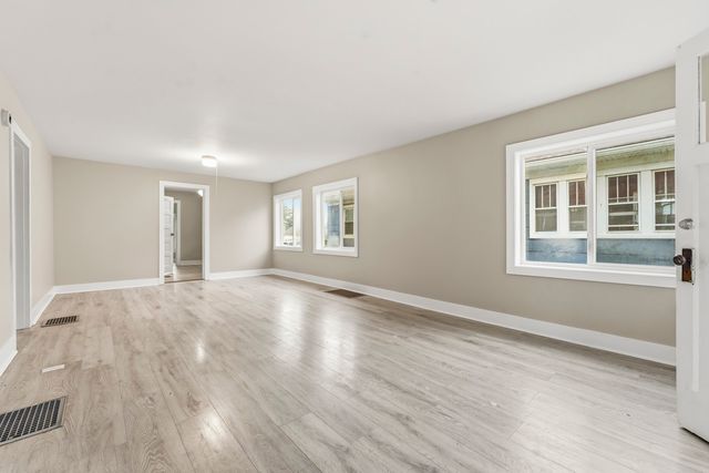 523 Batavia Avenue, Aurora, IL 60506