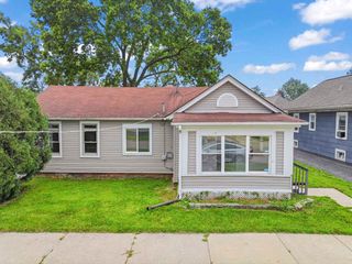 523 Batavia Avenue, Aurora, IL 60506