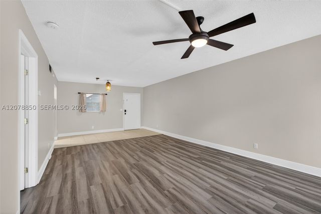 725 Hummingbird Way 109, North Palm Beach, FL 33408
