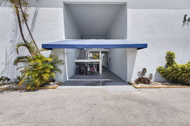 725 Hummingbird Way 109, North Palm Beach, FL 33408