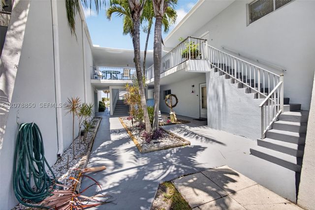 725 Hummingbird Way 109, North Palm Beach, FL 33408