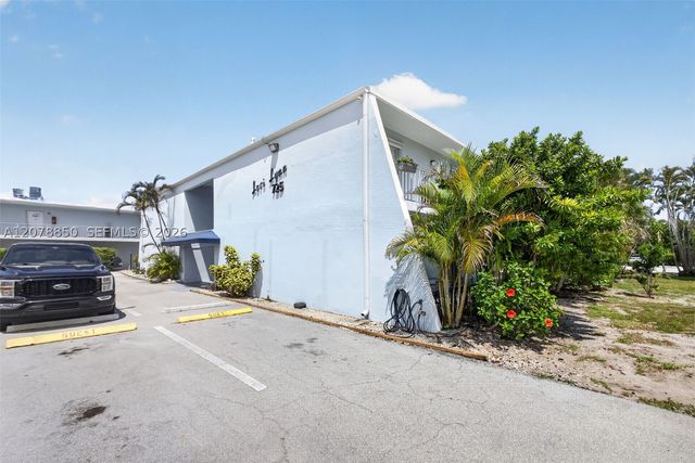 725 Hummingbird Way 109, North Palm Beach, FL 33408