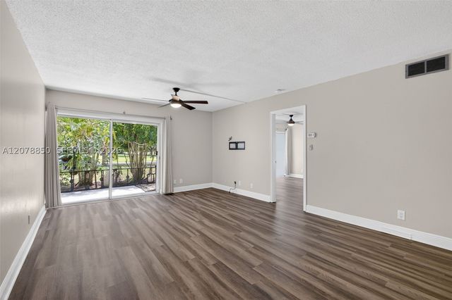 725 Hummingbird Way 109, North Palm Beach, FL 33408
