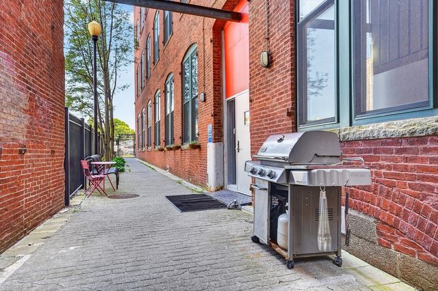 13 Willow 205, Lynn, MA 01901