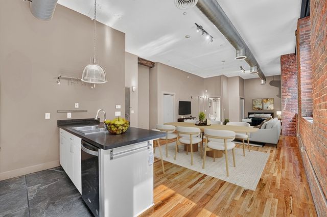 13 Willow 205, Lynn, MA 01901