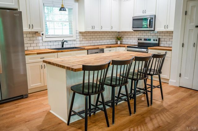 1244 Windsor Drive, Bedford, VA 24523