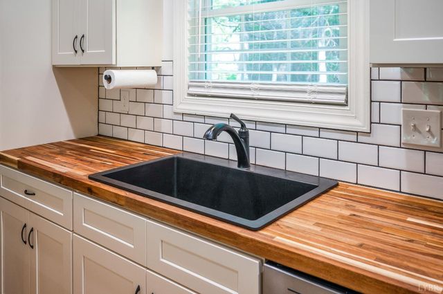 1244 Windsor Drive, Bedford, VA 24523