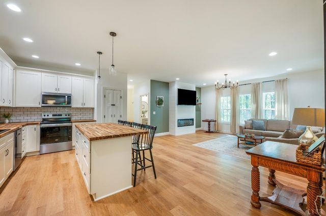 1244 Windsor Drive, Bedford, VA 24523