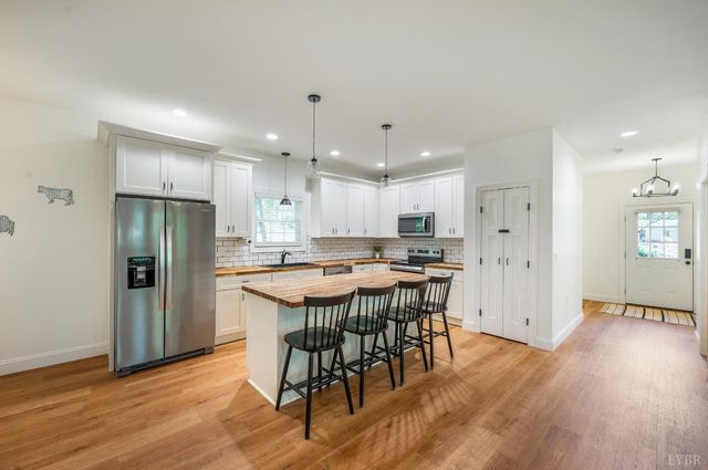 1244 Windsor Drive, Bedford, VA 24523
