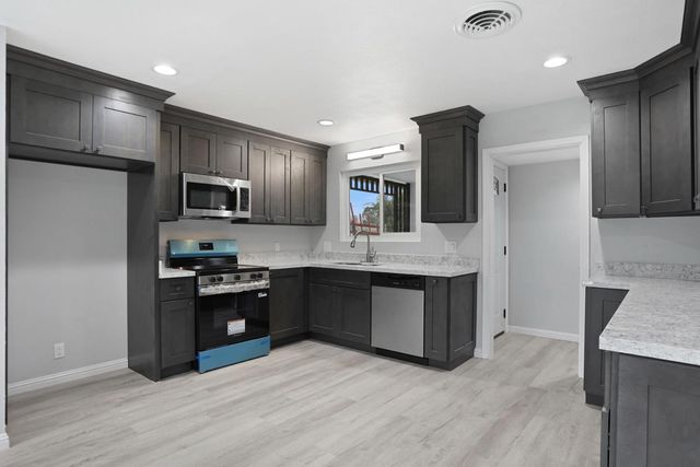 545 highmoor, Stockton, CA 95210