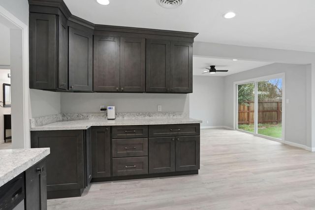 545 highmoor, Stockton, CA 95210