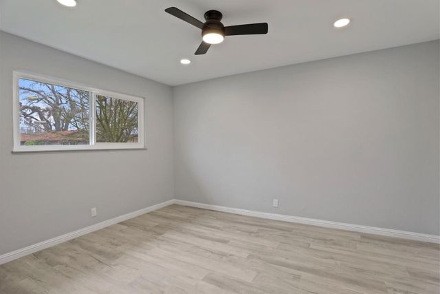 545 highmoor, Stockton, CA 95210