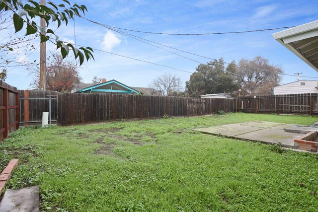 545 highmoor, Stockton, CA 95210