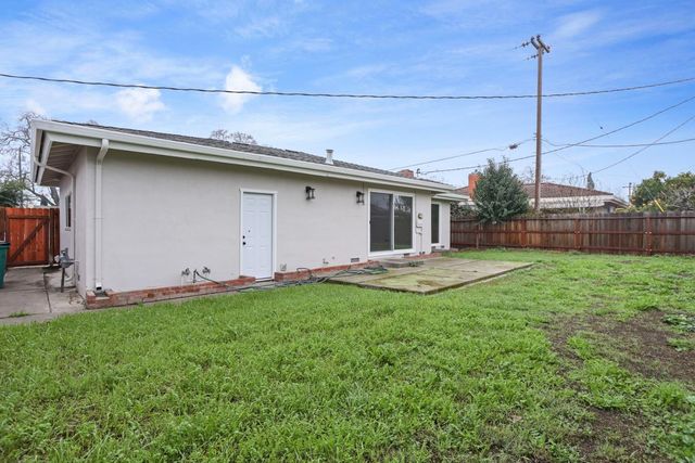 545 highmoor, Stockton, CA 95210