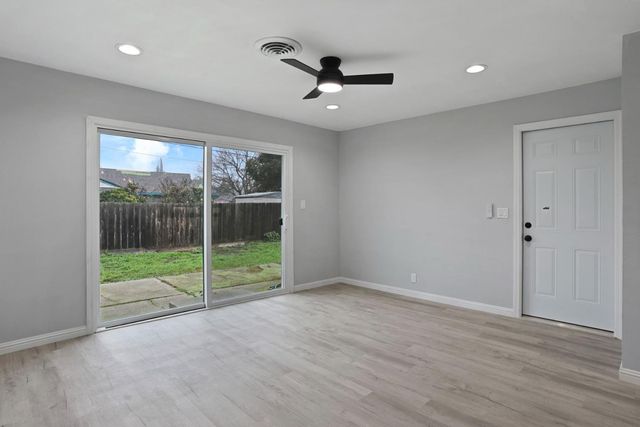 545 highmoor, Stockton, CA 95210