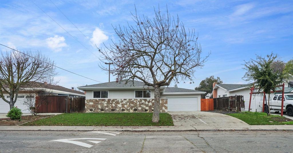 545 highmoor, Stockton, CA 95210