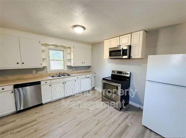 5124 Palmetto Lane, Fayetteville, NC 28304