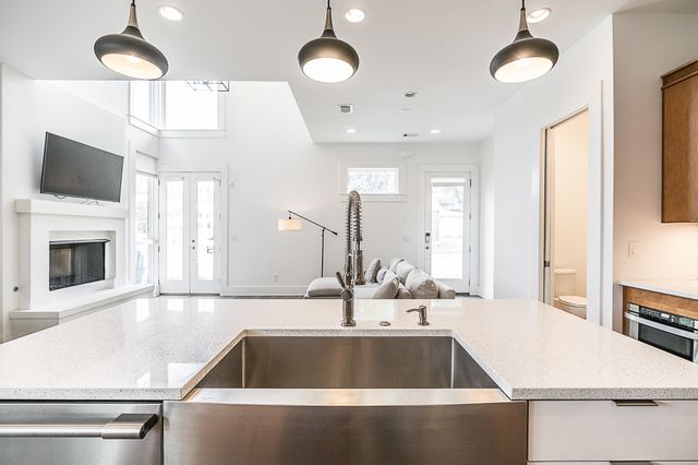 323 Garfield St, Nashville, TN 37208