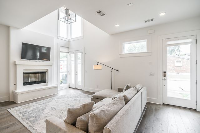 323 Garfield St, Nashville, TN 37208