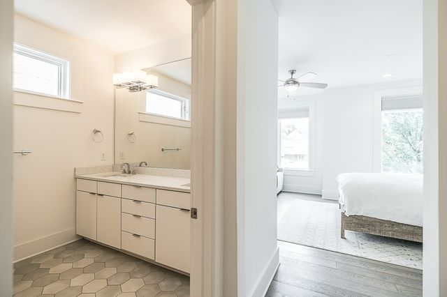 323 Garfield St, Nashville, TN 37208