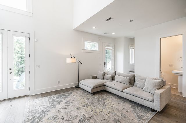323 Garfield St, Nashville, TN 37208