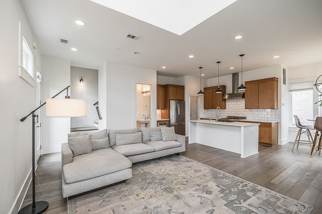 323 Garfield St, Nashville, TN 37208