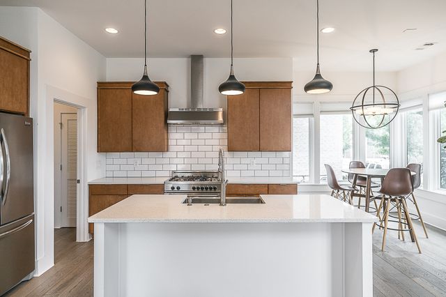 323 Garfield St, Nashville, TN 37208