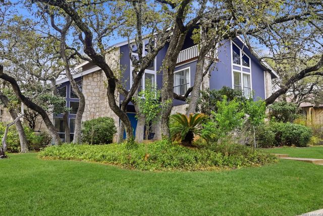 1739 Royal Crescent, San Antonio, TX 78231