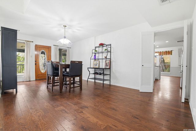 1739 Royal Crescent, San Antonio, TX 78231