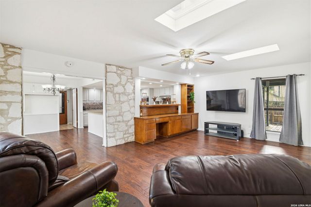 1739 Royal Crescent, San Antonio, TX 78231