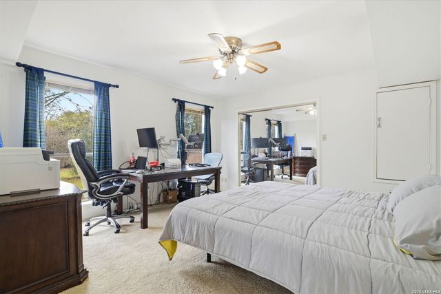 1739 Royal Crescent, San Antonio, TX 78231