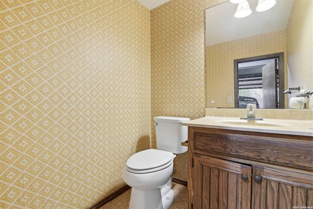 1739 Royal Crescent, San Antonio, TX 78231