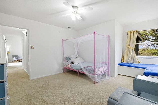 1739 Royal Crescent, San Antonio, TX 78231