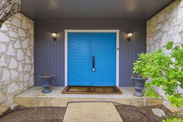 1739 Royal Crescent, San Antonio, TX 78231