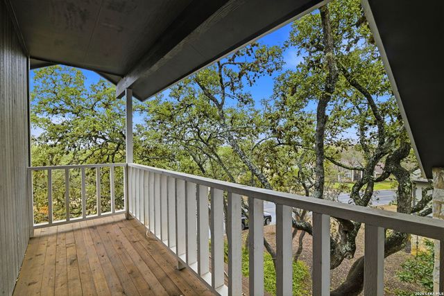 1739 Royal Crescent, San Antonio, TX 78231