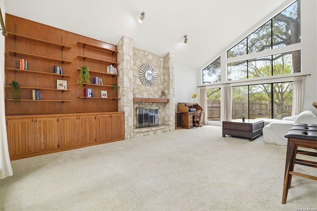 1739 Royal Crescent, San Antonio, TX 78231