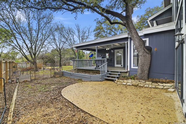 1739 Royal Crescent, San Antonio, TX 78231
