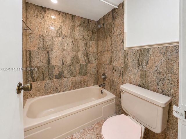 4384 NW 9th Ave 18-2A, Deerfield Beach, FL 33064