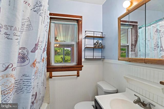 201 VILLAGE RD, Harrisburg, PA 17112