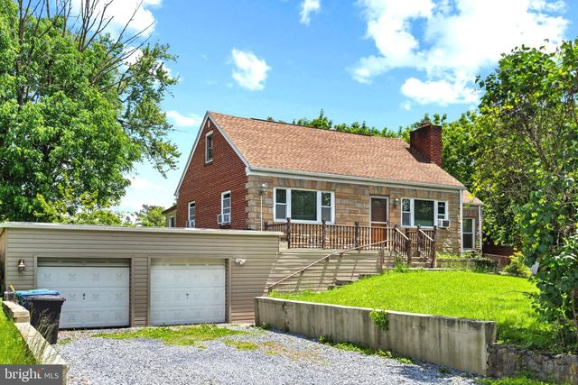 201 VILLAGE RD, Harrisburg, PA 17112