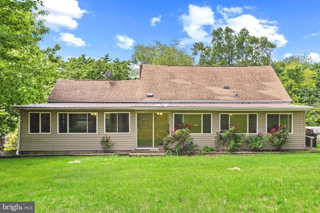 201 VILLAGE RD, Harrisburg, PA 17112