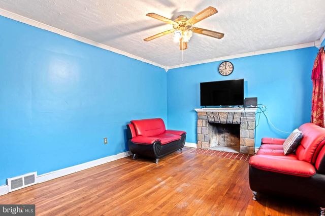 201 VILLAGE RD, Harrisburg, PA 17112