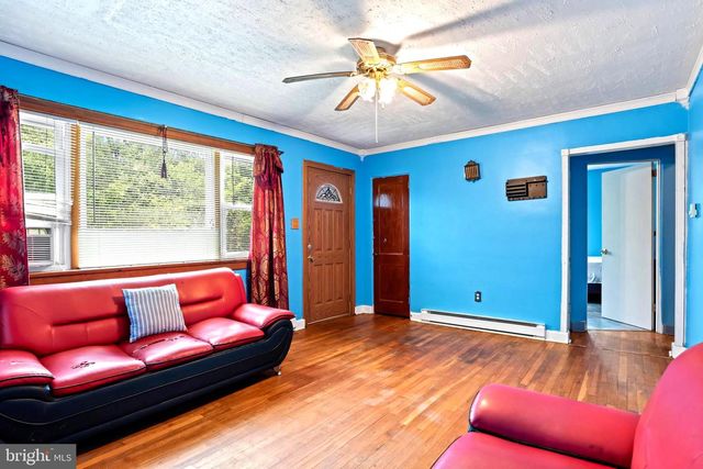 201 VILLAGE RD, Harrisburg, PA 17112