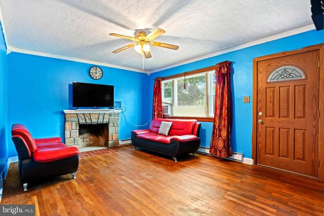 201 VILLAGE RD, Harrisburg, PA 17112