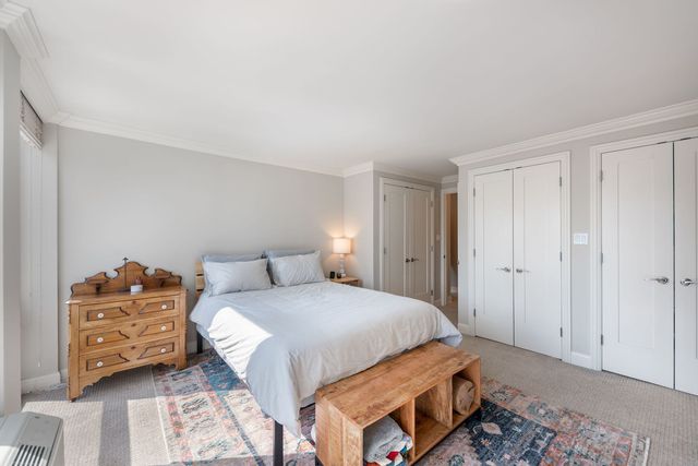 111 E Chestnut Street 20H, Chicago, IL 60611